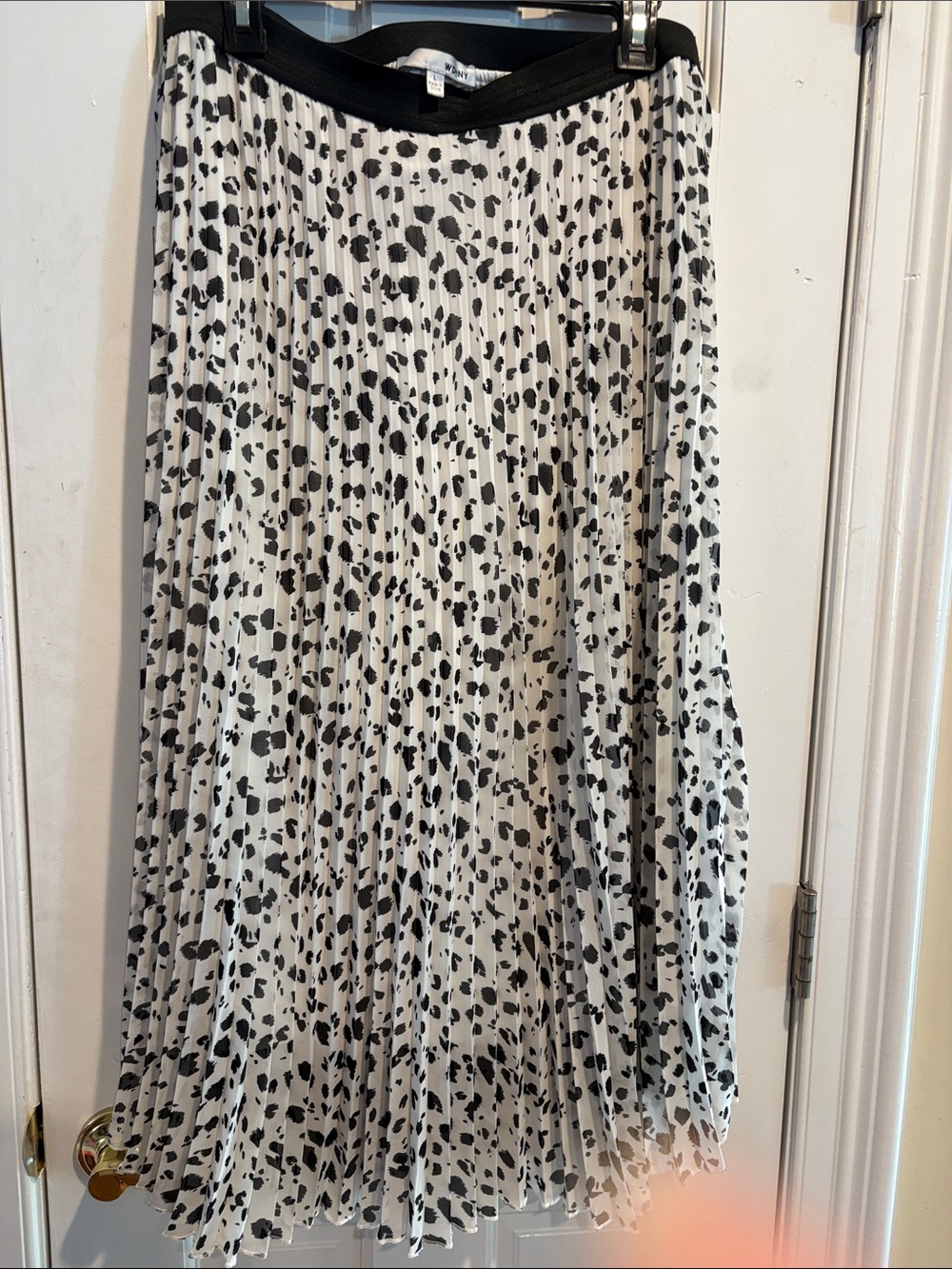 WD•NY Pleated Black and White Skirt
Size L